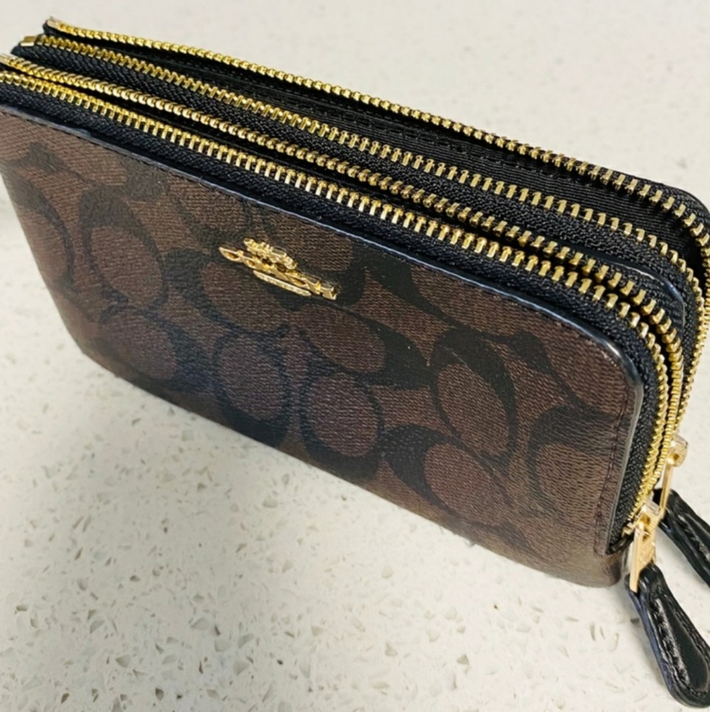 ♥️ COACH DOUBLE ZIP WRISTLET♥️❗NEW WITH TAGS ♥️❗ - Picture 6 of 9